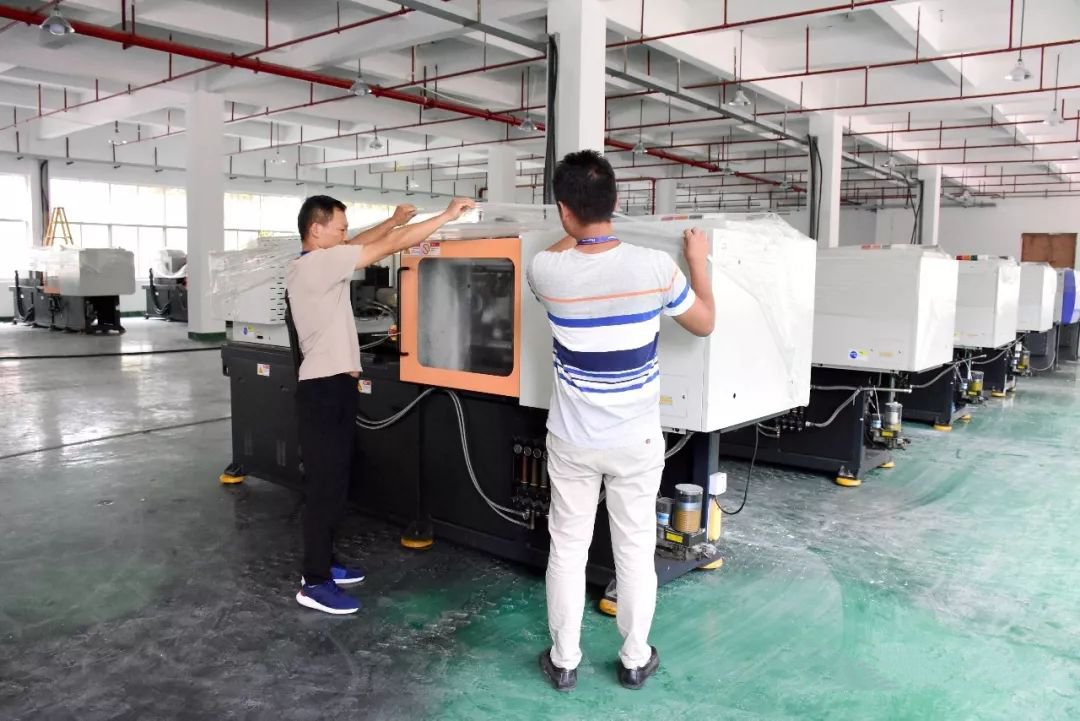 百宏光電又一批設(shè)備進(jìn)入安裝調(diào)試，再創(chuàng)項目建設(shè)新速度
