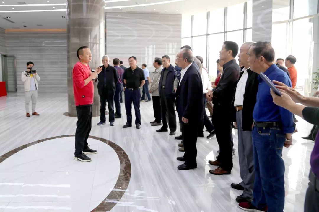 全市副地級以上、市直單位正縣級離退休干部代表在百宏光電開展“增添正能量、助力新跨越”參觀視察活動